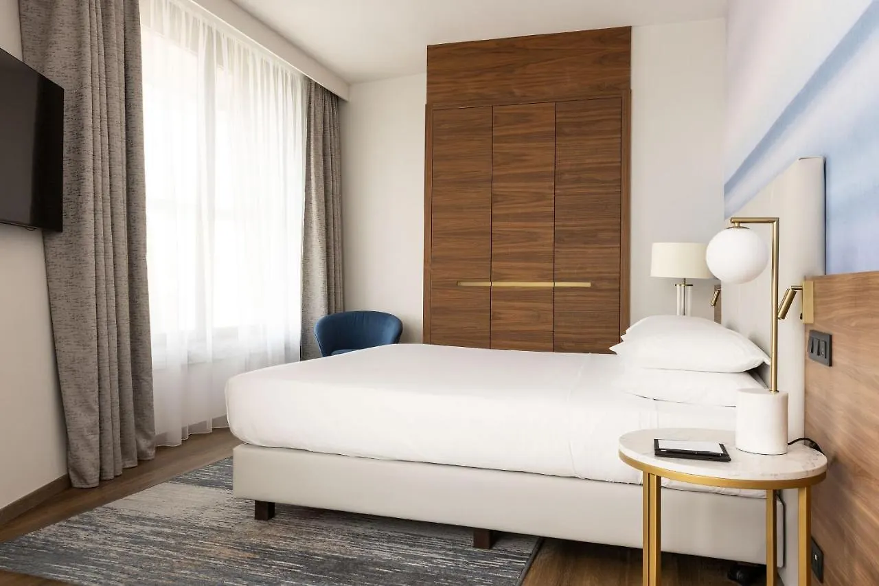 Sheraton Nice Airport 4*,  France