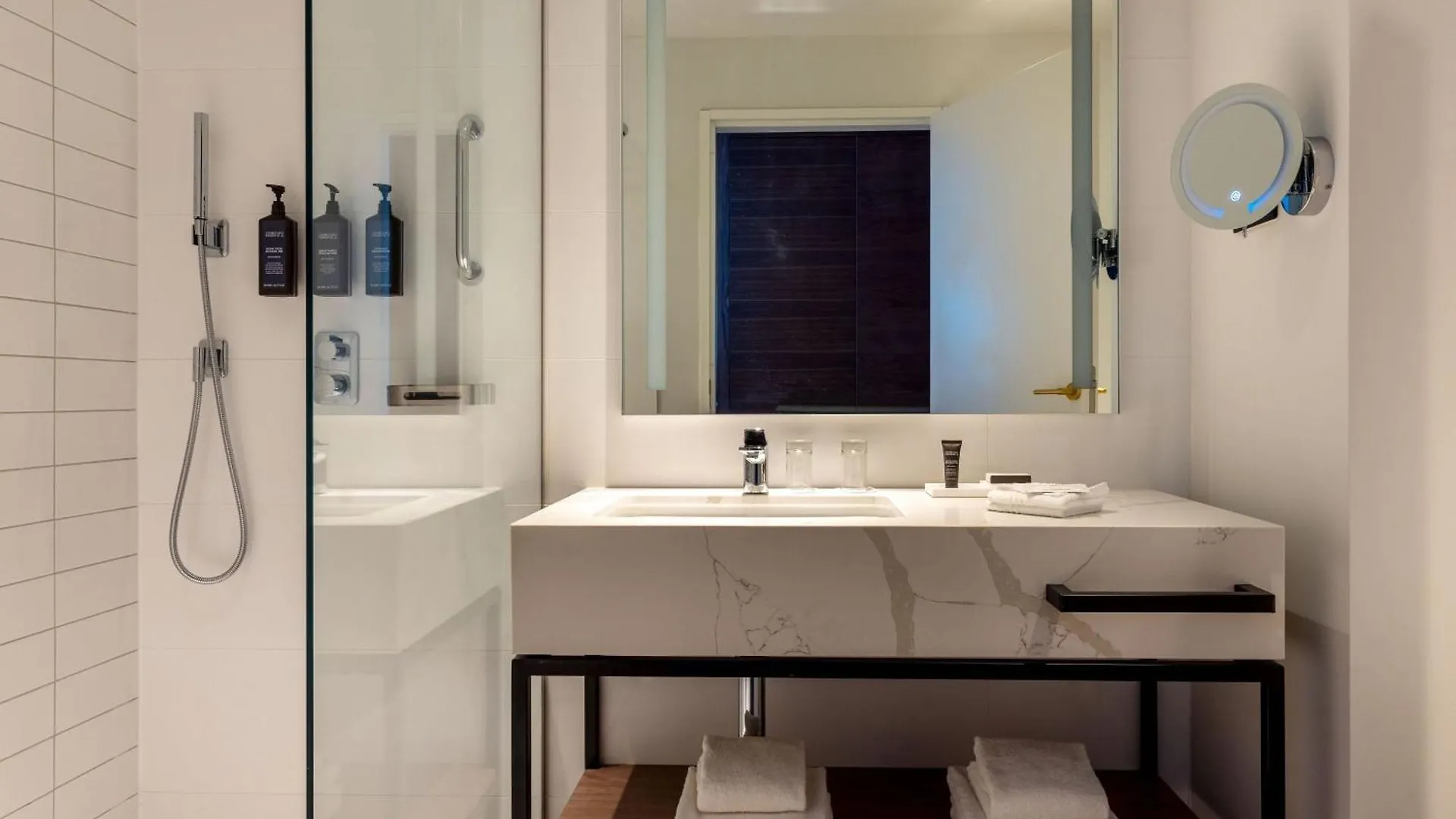 Sheraton Nice Airport 4*,  France