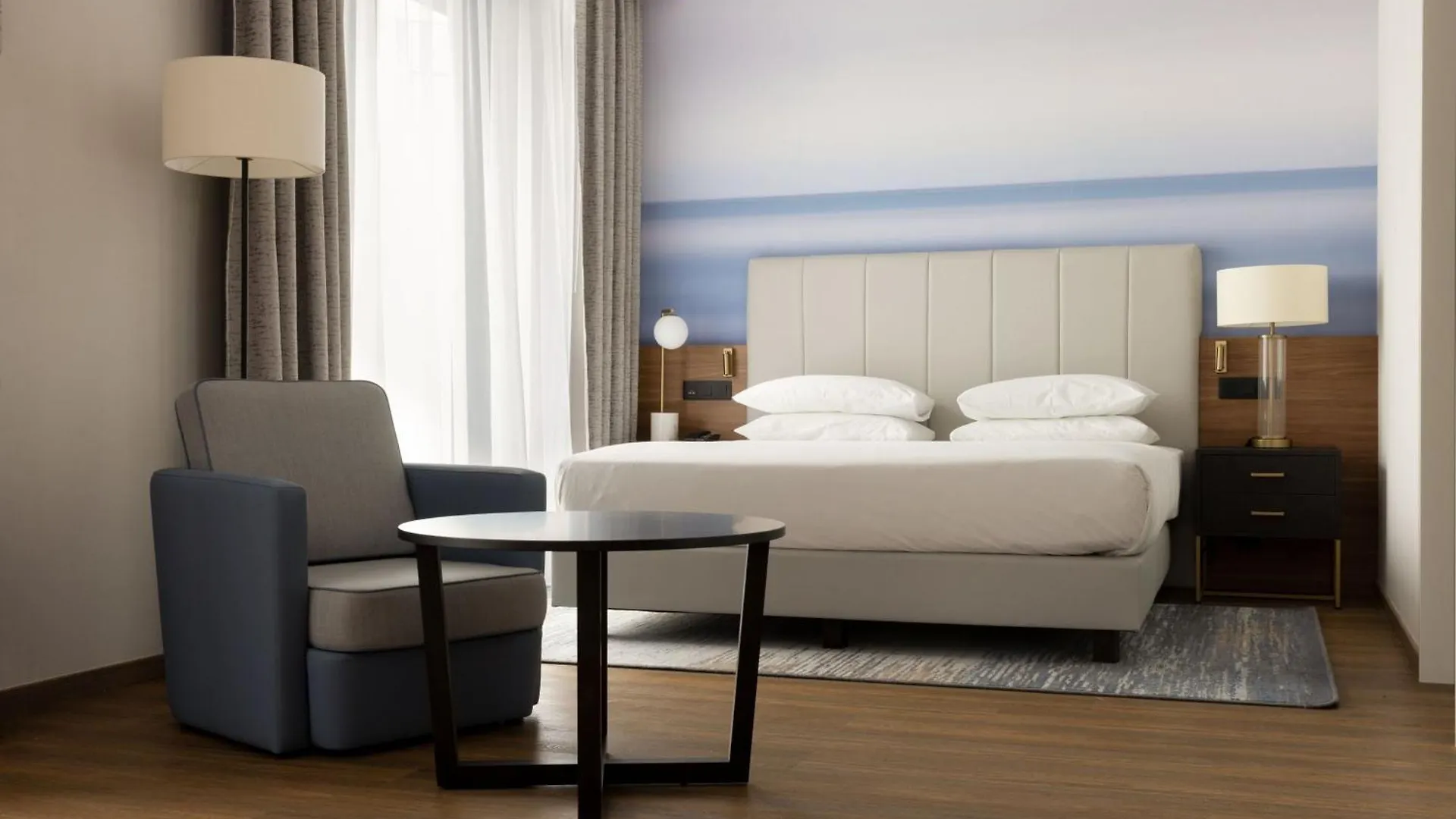 Sheraton Nice Airport 4*,  France