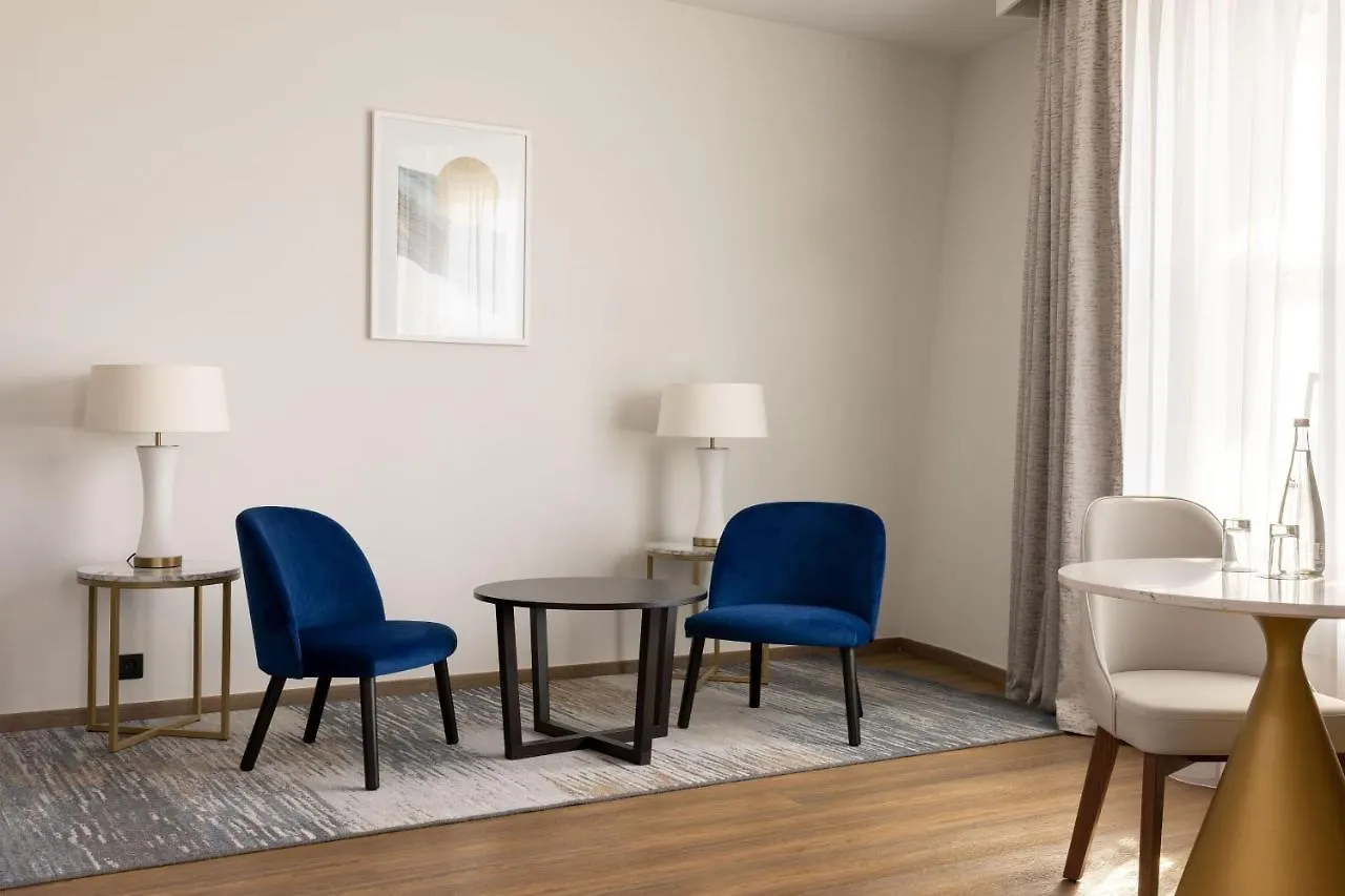 Sheraton Nice Airport Hotel 4*,  France